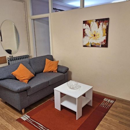 Apartments Gojka Miocevic Biograd Na Moru Bagian luar foto