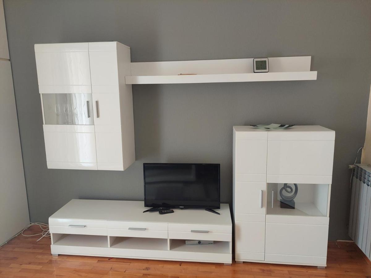 Apartments Gojka Miocevic Biograd Na Moru Bagian luar foto