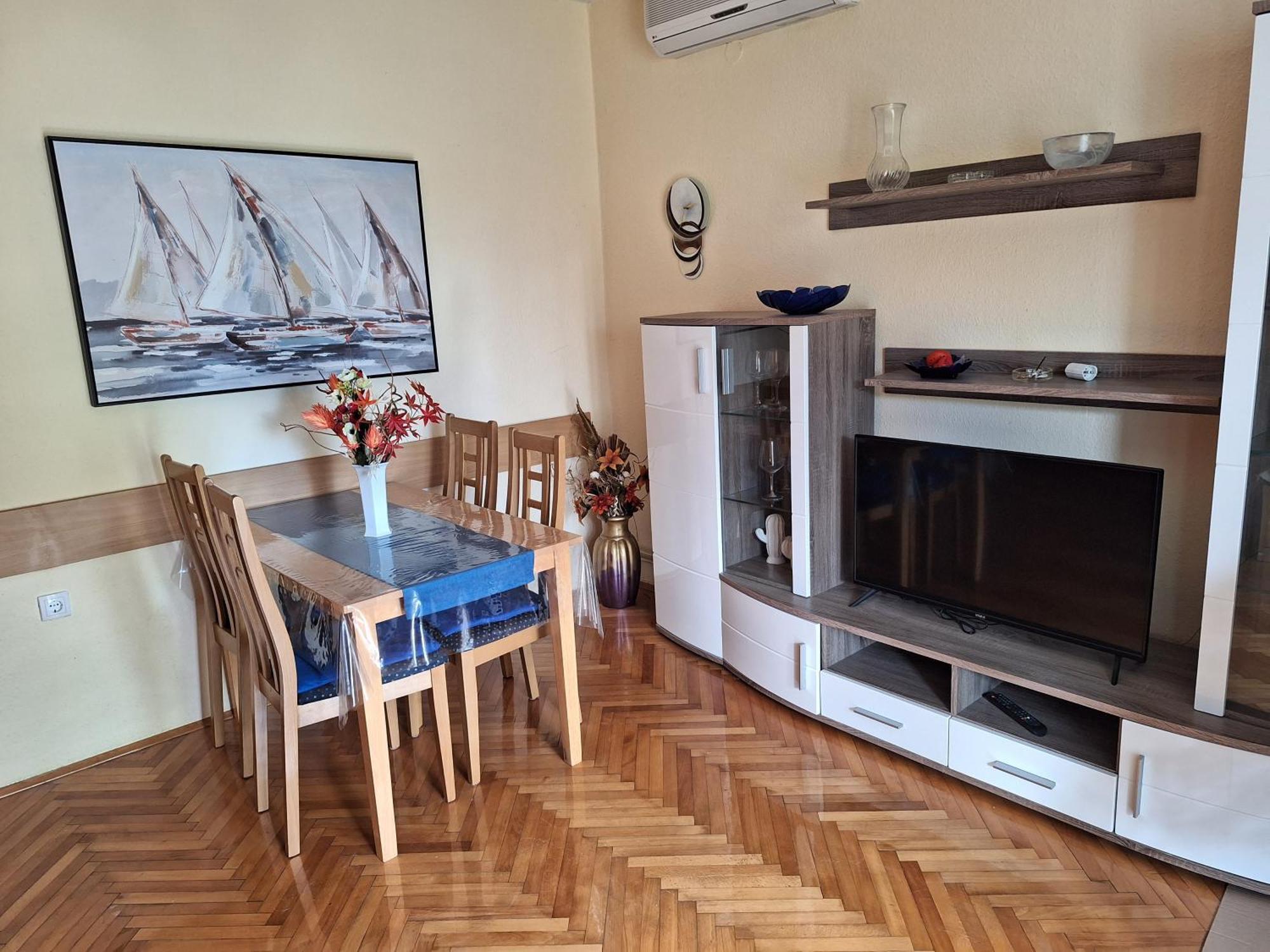 Apartments Gojka Miocevic Biograd Na Moru Bagian luar foto