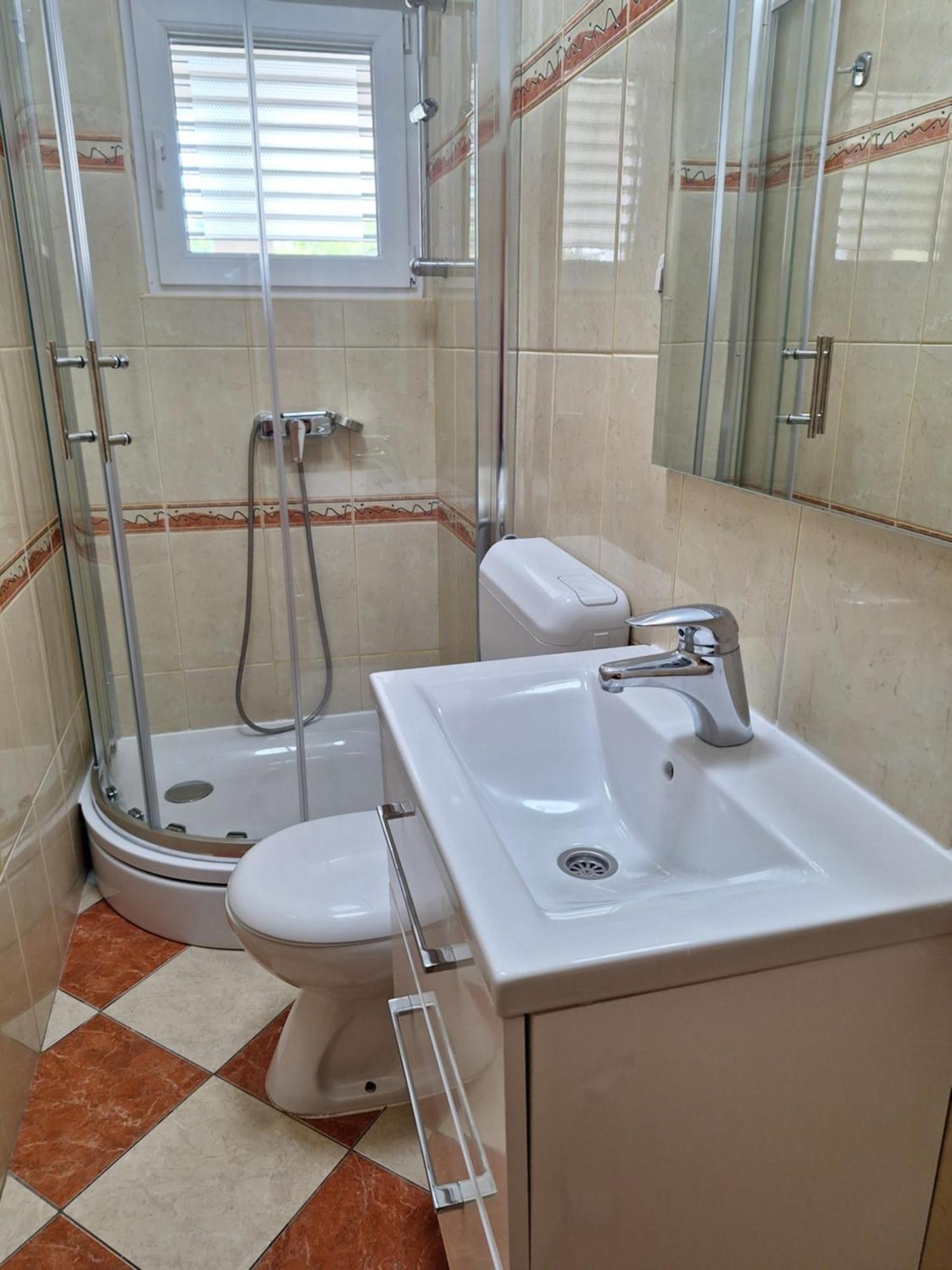 Apartments Gojka Miocevic Biograd Na Moru Bagian luar foto
